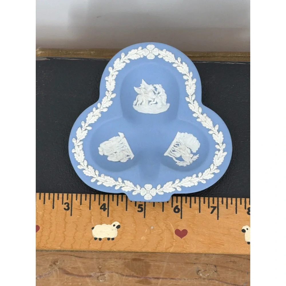 Wedgwood‎ Jasperware Blue Trinket Dish Club Shape Neoclassical Clover England